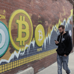 Kerst-kassa rinkelt bij crypto beurs: iedereen kan 1 miljoen memecoins krijgen