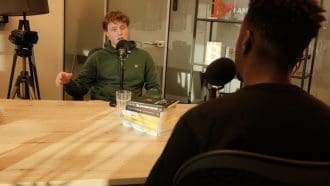 Jos (29) vond bitcoin via een filmpje op Dumpert en bouwde er een miljoenenbedrijf mee