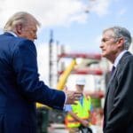 Donald Trump en fed voorzitter Jerome Powell bespreken verbouwingen in Washington DC