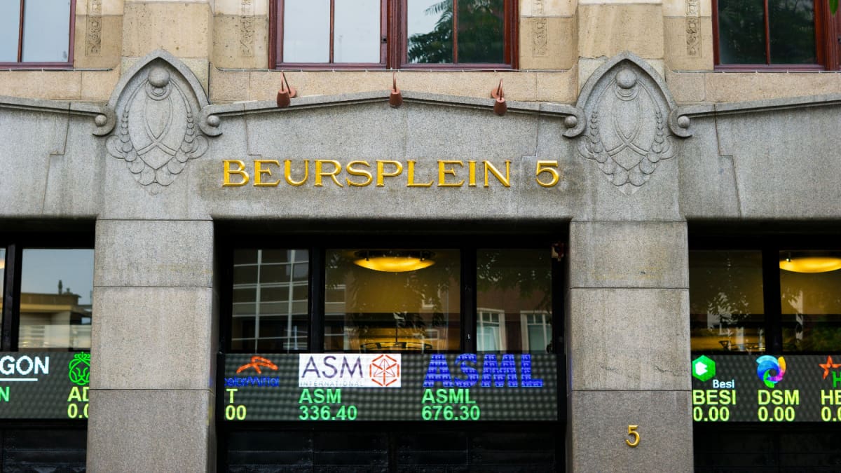 Een afbeelding van het beursplein in Amsterdam