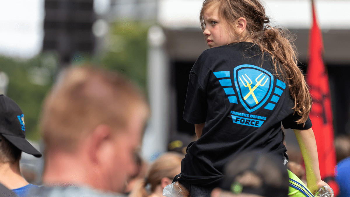 Shirt met Farmer Defence Force Logo