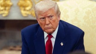 Bitcoin, ethereum en solana dalen na nieuwe dreiging Trump aan Iran