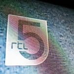 Een afbeelding van het logo van rtl 5, de zender waar robert jensen presentator was van zijn eigen programma