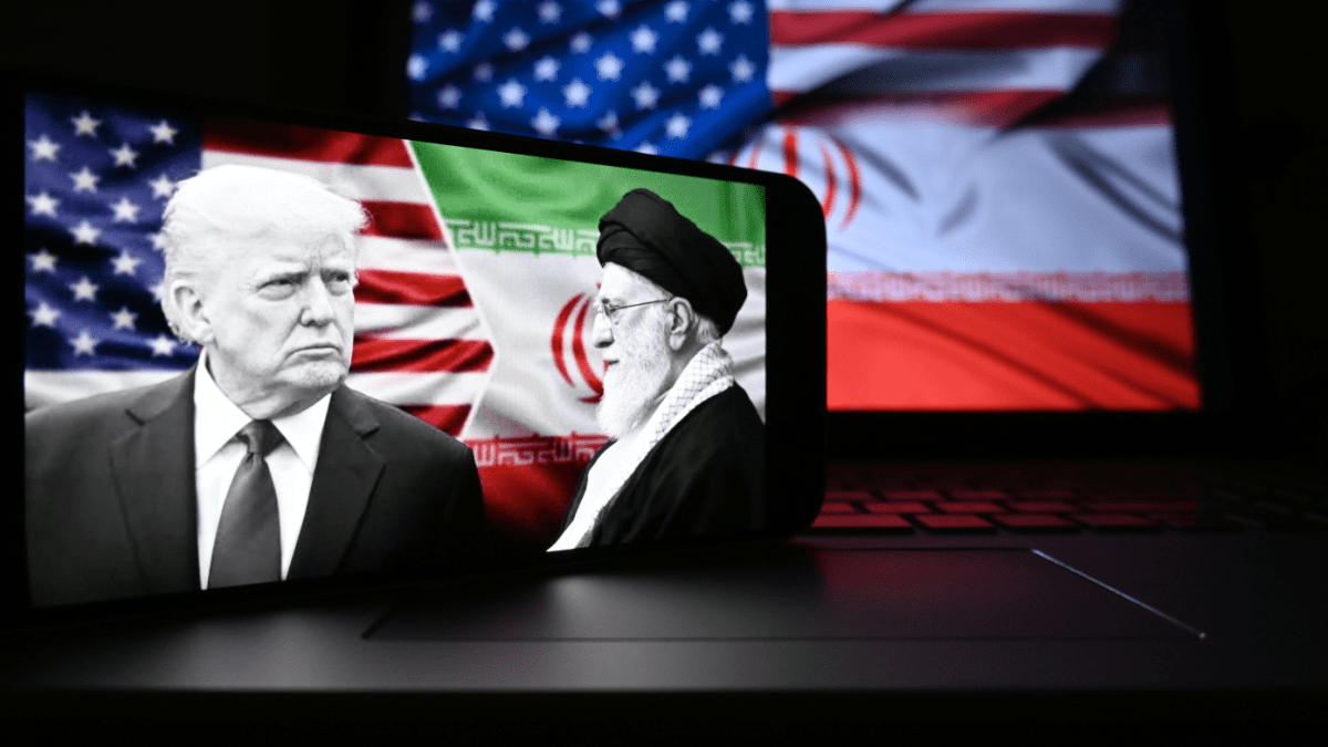 Foto met Donald Trump en Ali Khamenei