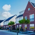 Huizen van beleggers zijn €130.000 goedkoper: zo profiteren jonge kopers