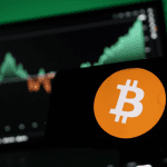 Bitcoin logo met stijgende koersgrafiek