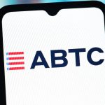 Een afbeelding van American bitcoin (ABTC), het bitcoin mining bedrijf van de familie Trump