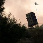 Een afbeelding van een raketsysteem van het israelische iron dome luchtafweersysteem