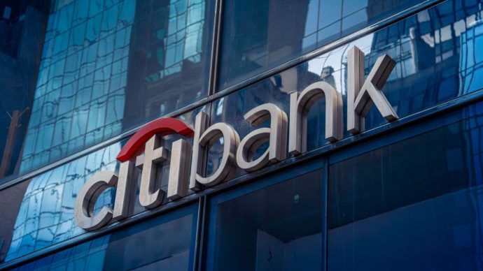 Bankgigant verlaagt koersdoelen Bitcoin en Ethereum door ontwikkelingen VS