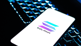 Solana-logo op mobiel