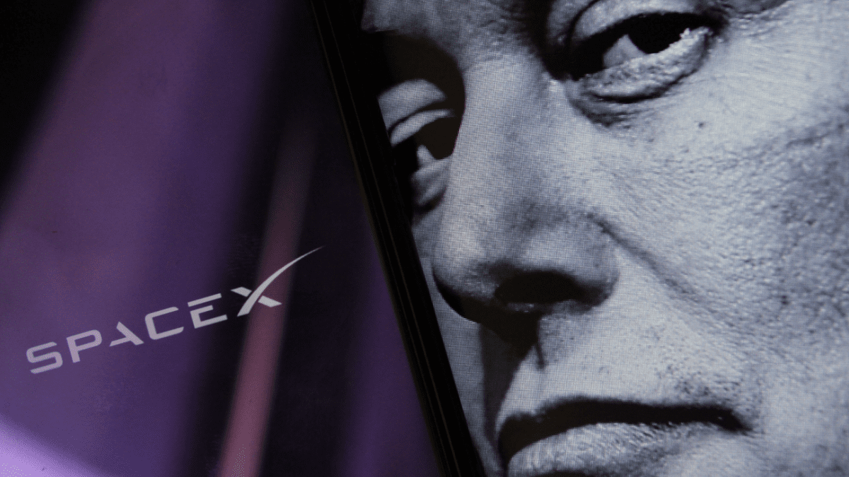 SpaceX logo en Elon Musk