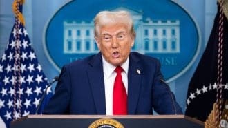 Trump houdt toespraak in witte huis