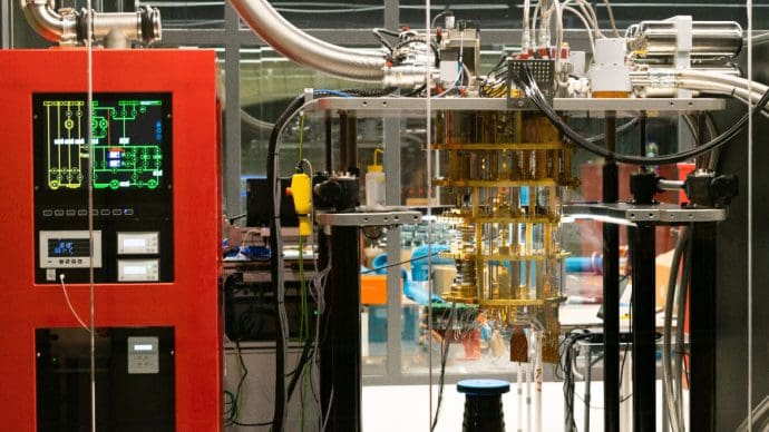 Een afbeelding van een quantum computer in een tech lab