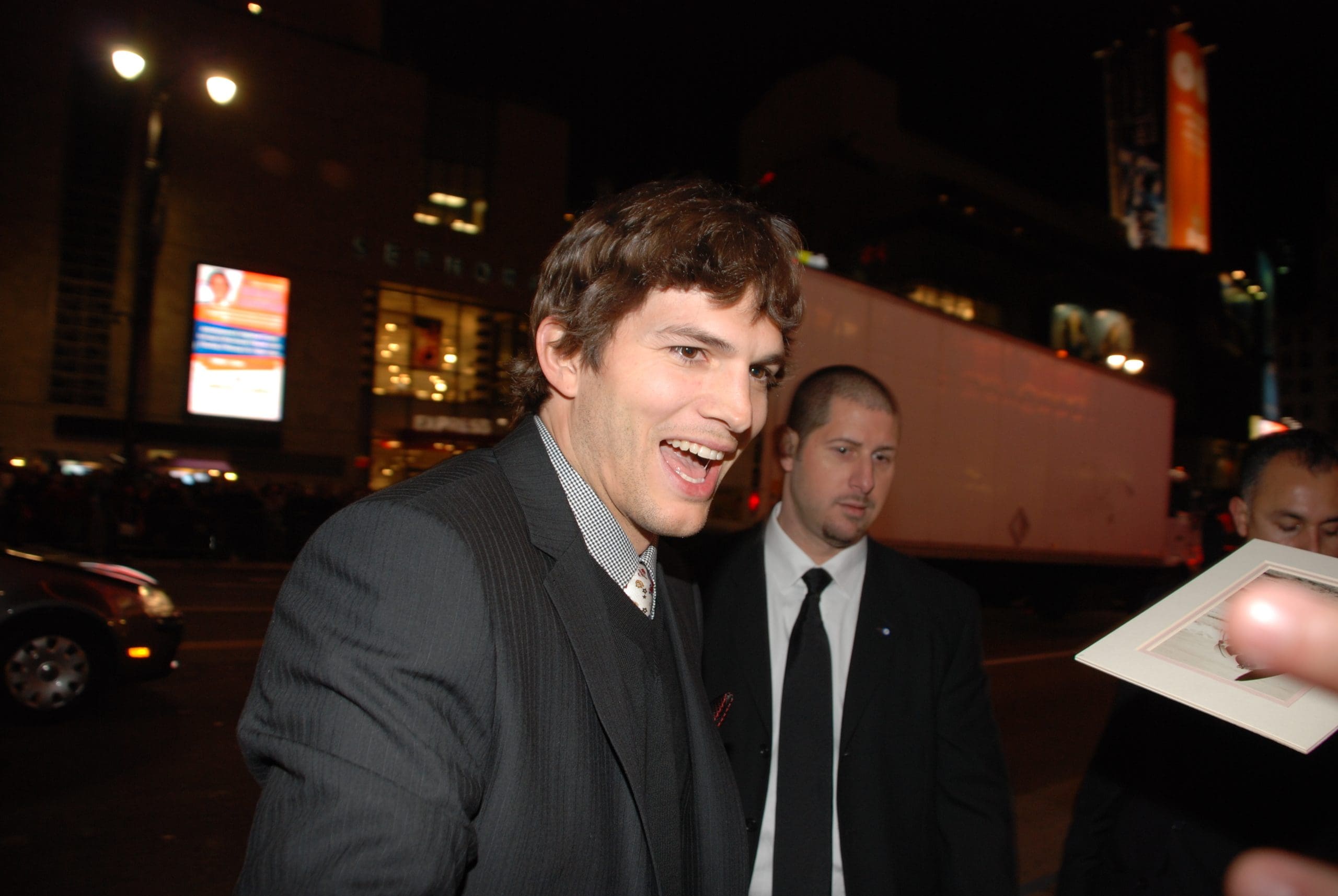 Ashton Kutcher maakt van &euro;26 miljoen ruim &euro;1,1 miljard door ChatGPT