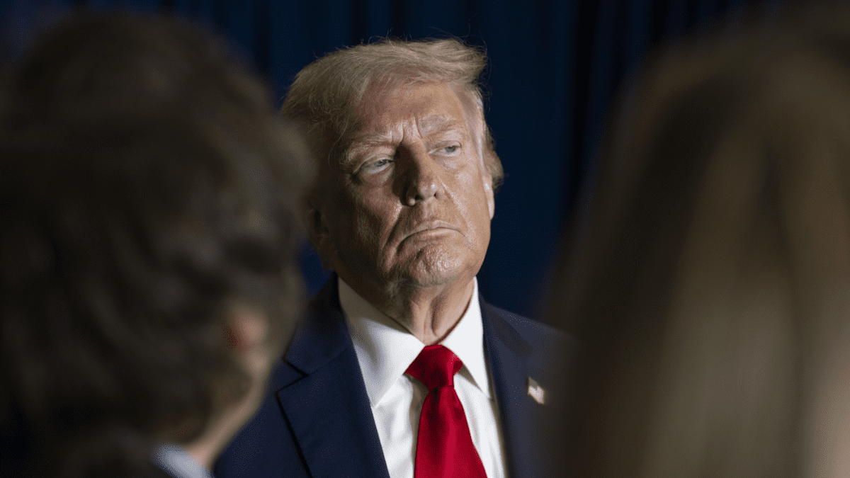 Donald Trump kijkt weg President