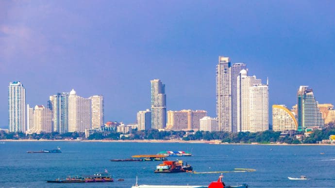 Een afbeelding van de skyline van Pattaya in Thailand