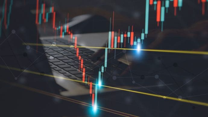 Een afbeelding van een koers van een crypto of aandeel met twee lijnen met het aanbod
