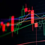 Een afbeelding van een volatiele koers, candle chart, groen en rood, met markt data
