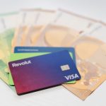 Betalen met Dogecoin in de supermarkt dankzij nieuwe pinpas van Revolut