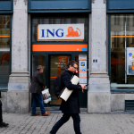 Mensen-voor-ING-bank-filiaal