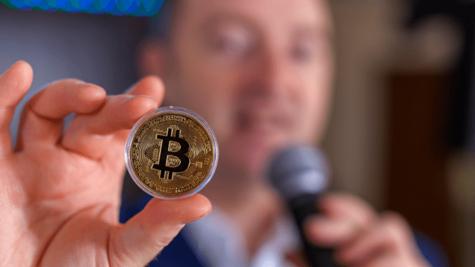 Miljardair raadt iedereen aan om bitcoin te kopen: ‘beter dan vastgoed’