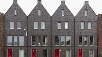 Steeds meer miljoenenwoningen: zelfs rijtjeshuizen passeren de miljoen