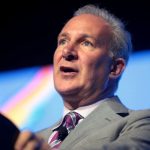 Goudexpert Peter Schiff waarschuwt voor Bitcoin crash naar $20.000