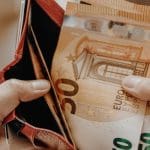 Economen waarschuwen voor nieuwe klap voor de Nederlandse portemonnee