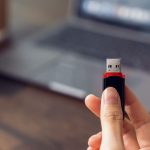 Microsoft waarschuwt voor geïnfecteerde USB-sticks die je crypto stelen