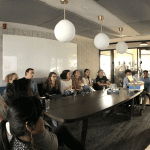 Foto van John van Meer tijdens een seminar