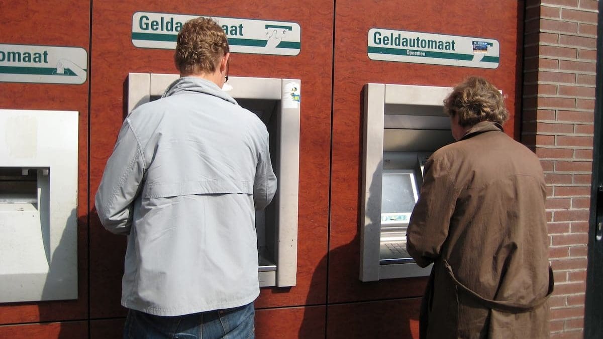 Europa voert nieuwe geldregels in die contant geld en crypto flink raken