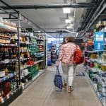Dit maakt Nederland nu duurder en het zijn niet je boodschappen